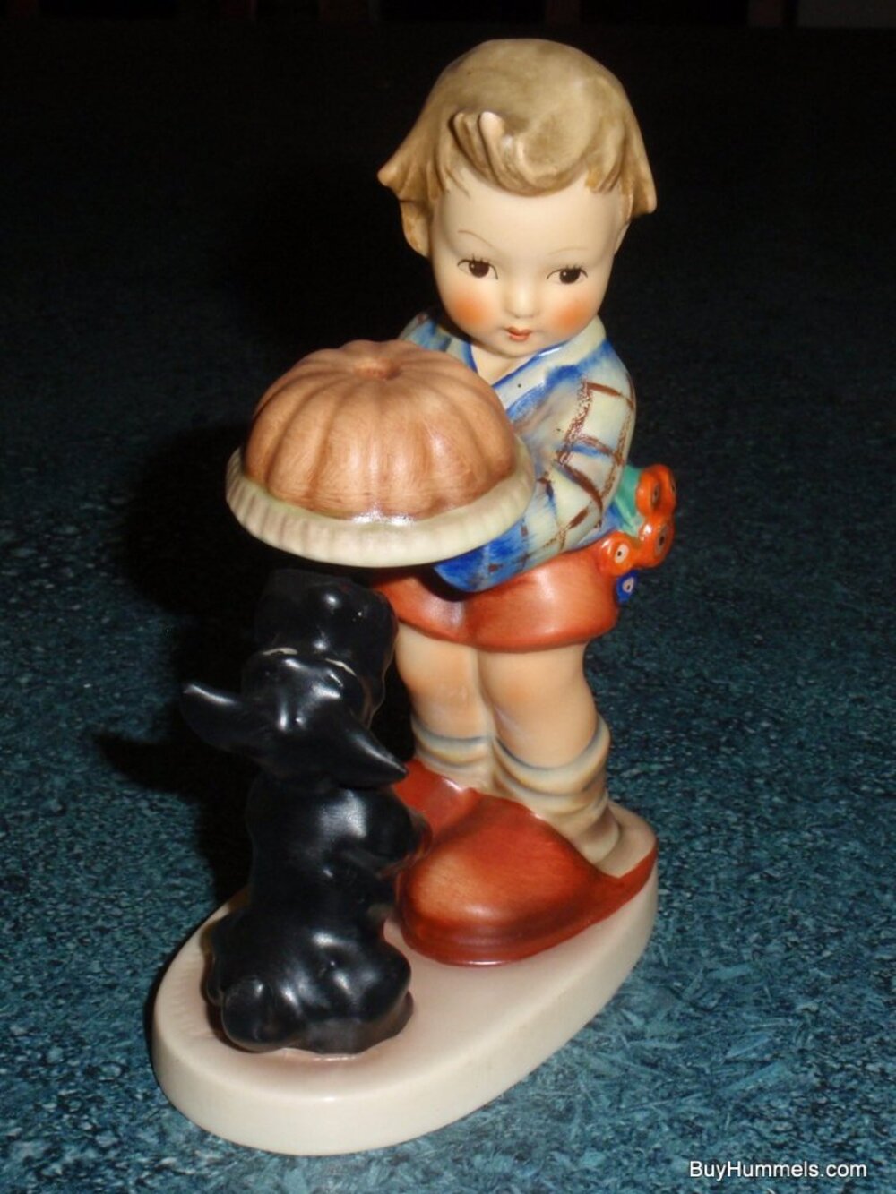 "Begging His Share" Goebel Hummel Dog Figurine #9 TMK6 - Mint Christmas Gift!